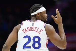 场均11分5.6板2.1助！亚布塞莱：我真的很想继续留在NBA