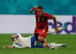 作为比利时队长首发连续2场参与2球，蒂莱曼斯是有统计以来首人