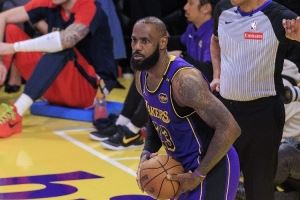 Skip：詹姆斯往自己的标志性时刻上撒尿只为赚点钱？真太掉价了