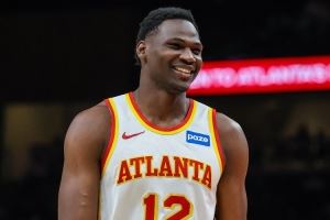 记者：老鹰裁掉贝西和拉蒙特-巴特勒 当特将进入常规赛名单