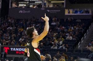 赛季前三场皆单场20+！阿夫迪亚成利拉德后首位开拓者球员