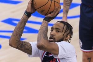 这位置有毒？小琼斯站到博格丹投三不沾的位置 几乎空位也三不沾