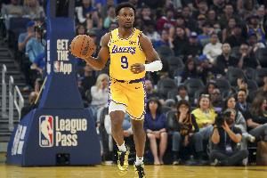 雷迪克：布朗尼今天的有球防守很棒 助攻斯玛特的三分很重要